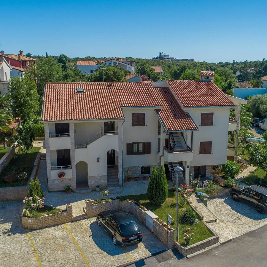 Apartmani Lorena Porec Esterno foto
