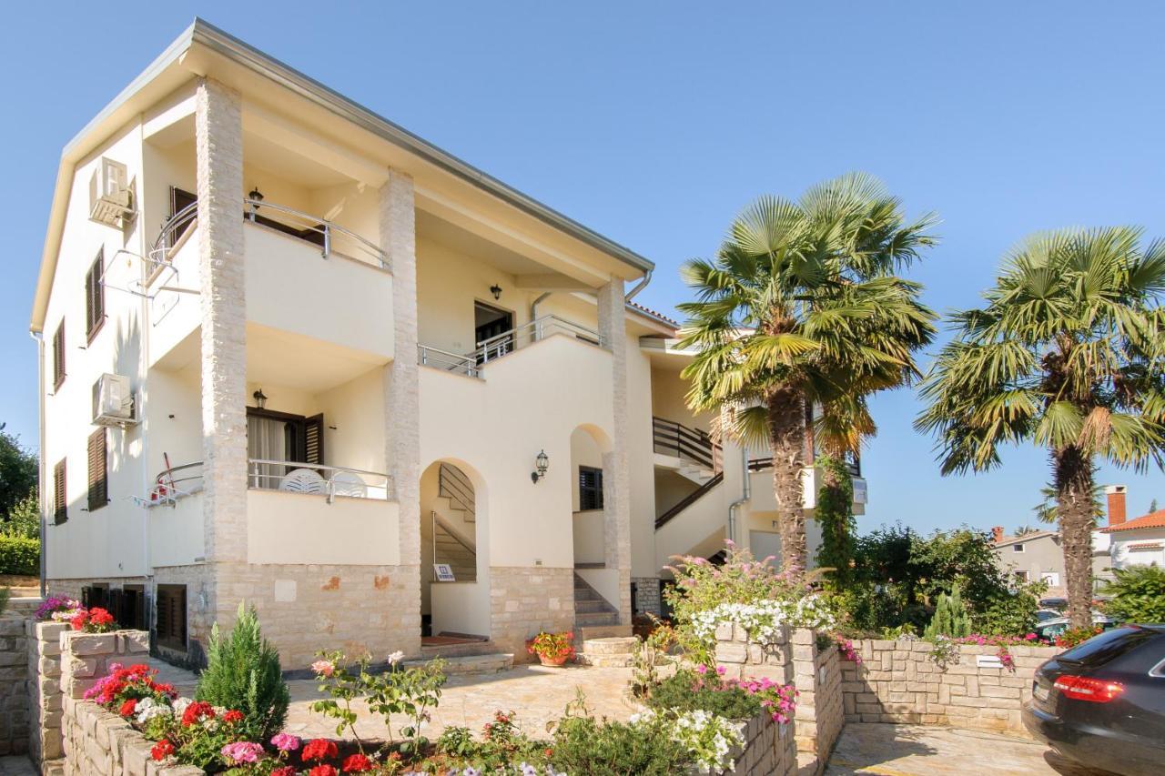 Apartmani Lorena Porec Esterno foto
