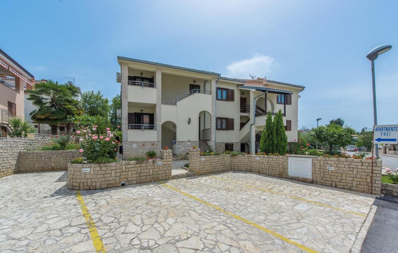 Apartmani Lorena Porec Esterno foto