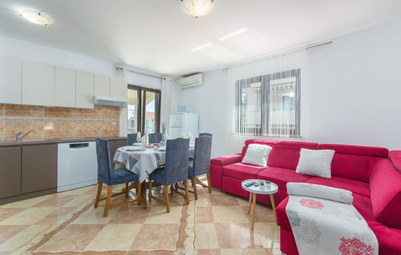Apartmani Lorena Porec Esterno foto