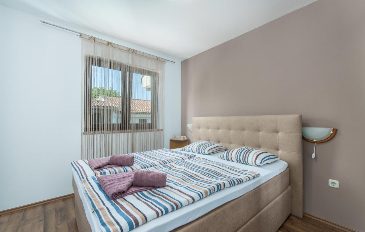 Apartmani Lorena Porec Esterno foto